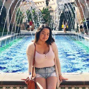 Meet your Posher, Kaila